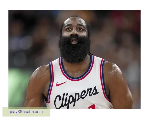 哈登点评骑士比赛表现：球权处理不够专注需要更职业